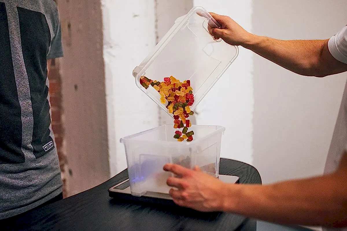 gummibaeren schaetzen als spiel in der bashzone